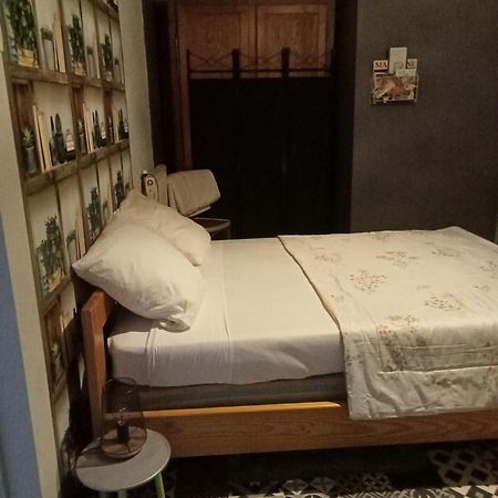 Le Repaire Des Ecureuils Bed & Breakfast Bourg-Argental ภายนอก รูปภาพ
